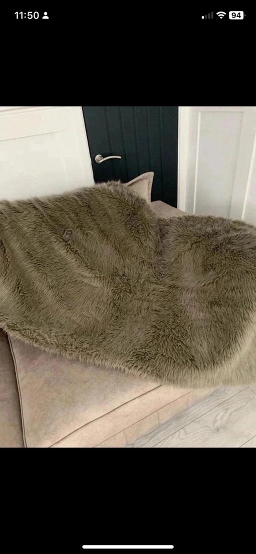 Buy & Sell Page Moss Knowsley - Photos for Faux fur sofa throw
