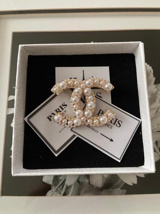 Buy & Sell Hamilton South Lanarkshire - Photos for Gorgeous new boxed brooch
