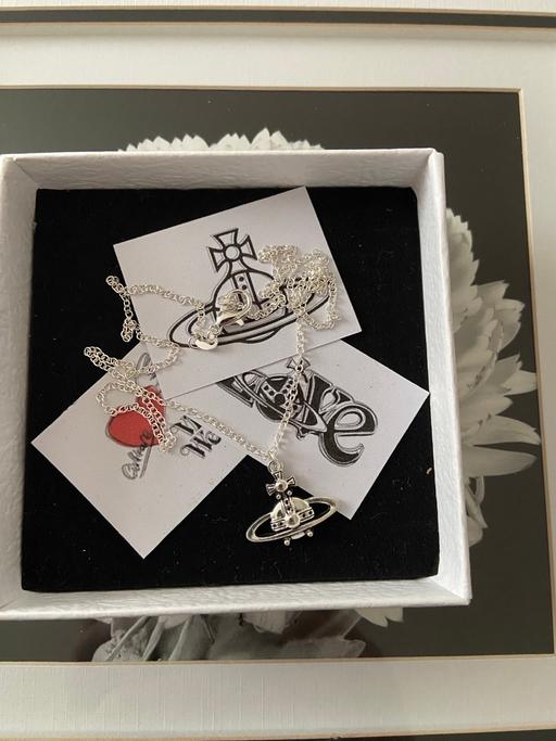 Buy & Sell Hamilton South Lanarkshire - Photos for Lovely new silver plated boxed necklace