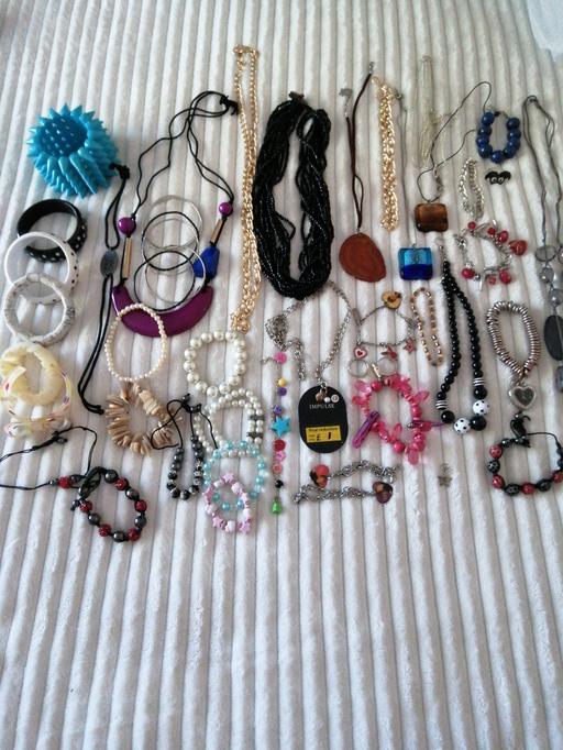 Buy & Sell Wednesfield Wolverhampton - Photos for Costume jewellery bundle