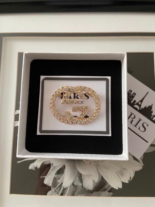 Buy & Sell Hamilton South Lanarkshire - Photos for Lovely new boxed brooch