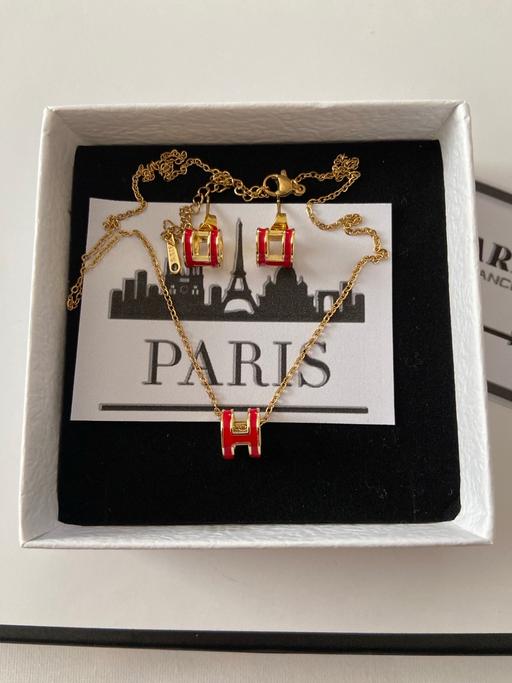 Buy & Sell Hamilton South Lanarkshire - Photos for Lovely new necklace earrings set