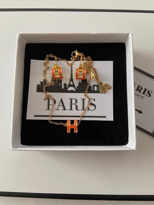 Buy & Sell Hamilton South Lanarkshire - Photos for Lovely new necklace earrings set