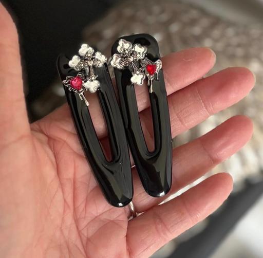 Buy & Sell Newcastle Upon Tyne Newcastle upon Tyne - Photos for 2 c gothic double cross hair clip slides