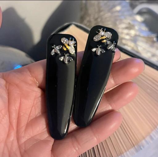 Buy & Sell Newcastle Upon Tyne Newcastle upon Tyne - Photos for 2 x bumble bee hair clip slides