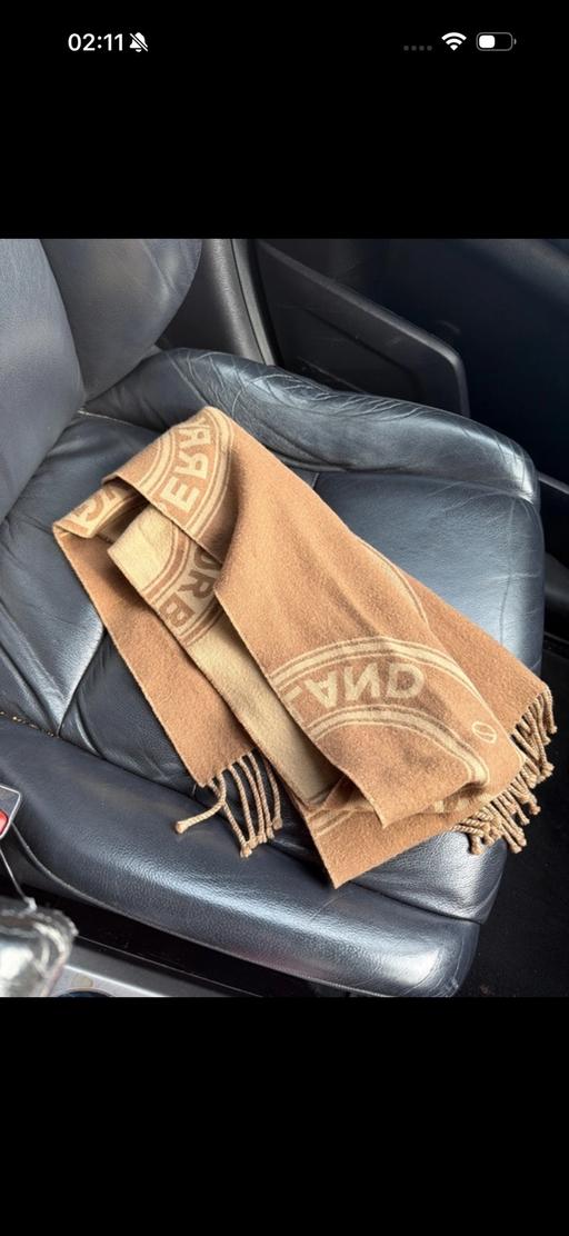 Buy & Sell Hendon North West London - Photos for Unisex Burberry scarf