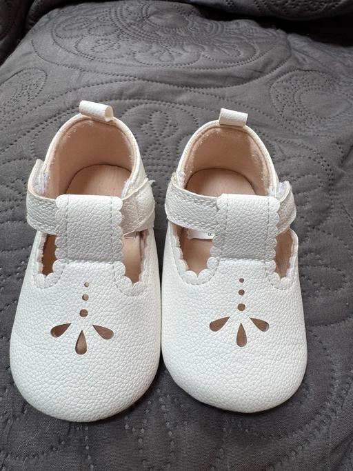 Buy & Sell New Eltham South East London - Photos for Beautiful white baby shoes