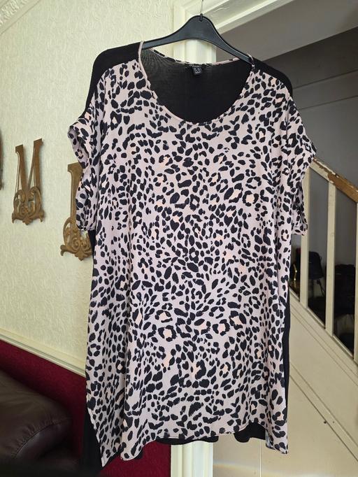 Buy & Sell Pensnett Dudley - Photos for NEW LOOK CURVES LONG LEOPARD PRINT TOP SZ 26