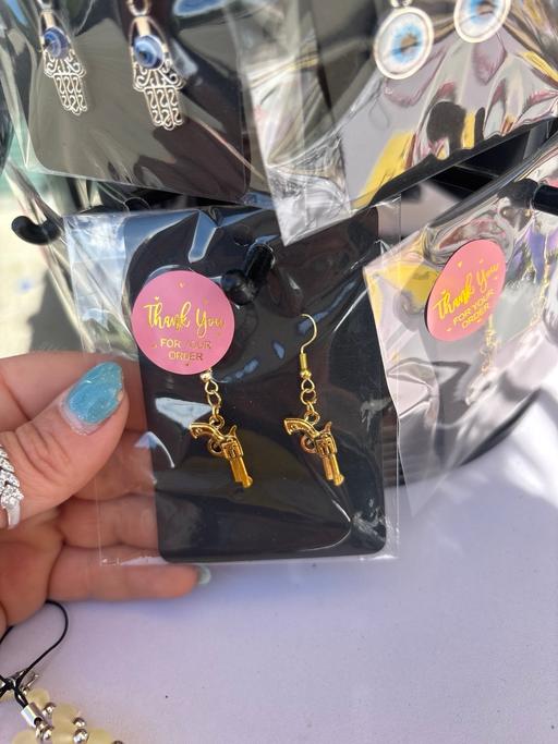 Buy & Sell Laindon Basildon - Photos for Goldtone dangle drop pendant earrings