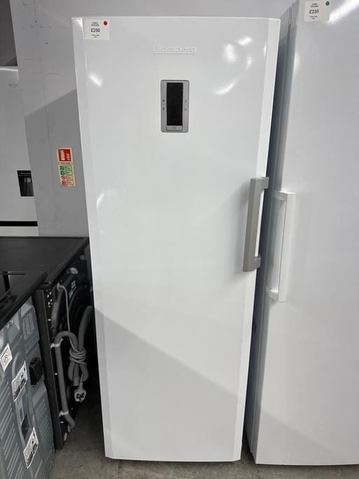 Buy & Sell Fallings Park Wolverhampton - Photos for BLOMBERG Tall Freezer