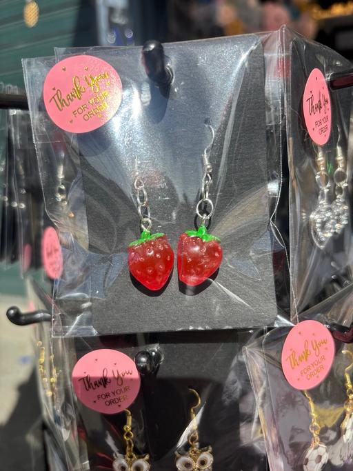 Buy & Sell Laindon Basildon - Photos for Strawberry dangle drip earrings