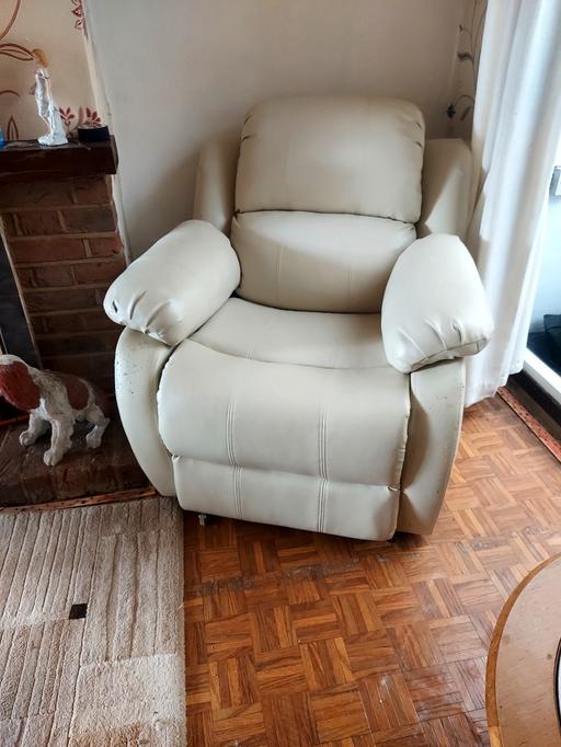 Buy & Sell Islip North Northamptonshire - Photos for recliner armchair