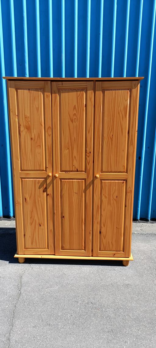 Buy & Sell Cheslyn Hay South Staffordshire - Photos for Pine Triple Wardrobe