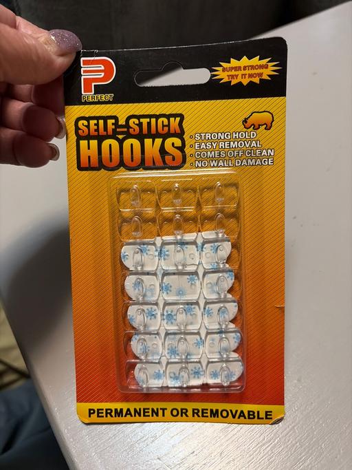 Buy & Sell Duckmanton Chesterfield - Photos for Perfect self stick hooks