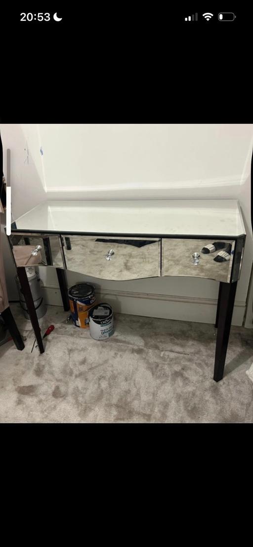 Buy & Sell Oldbury Sandwell - Photos for Mirrored dressing table heavy has cracks
