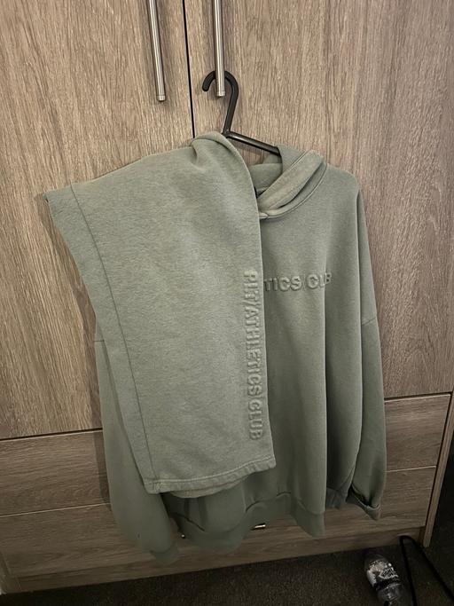 Buy & Sell Arlington Business Park West Berkshire - Photos for PLT KHAKI TRACKSUIT OVERSIZED