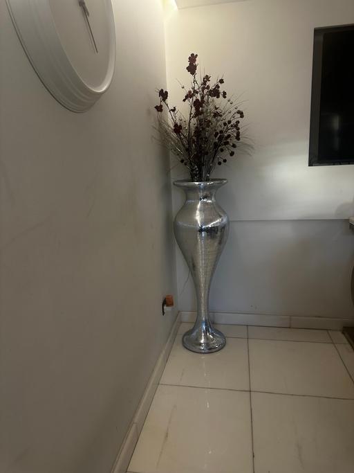 Buy & Sell Heston South West London - Photos for Silver mirror decorative floor vase