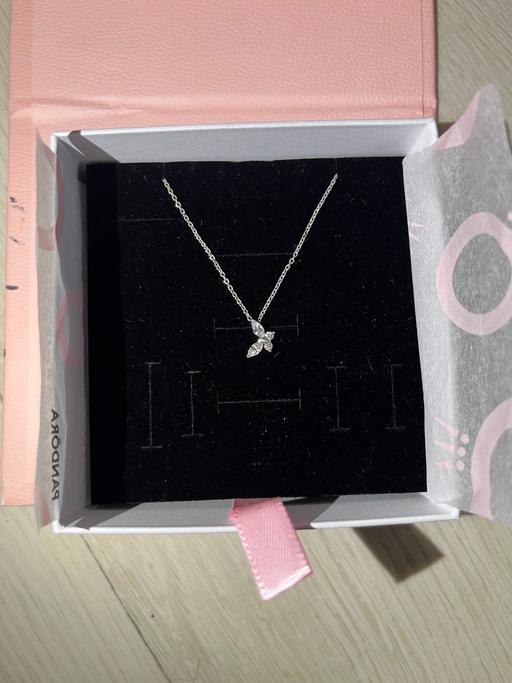 Buy & Sell St John`s Wood North West London - Photos for Pandora butterfly necklace
