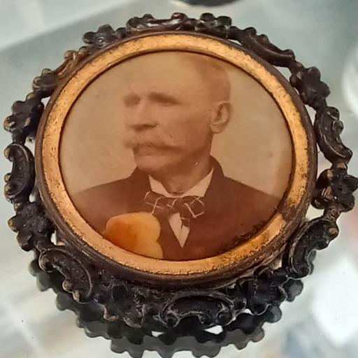 Buy & Sell Thatto Heath Saint Helens - Photos for Antique edwardian portrait photo brooch