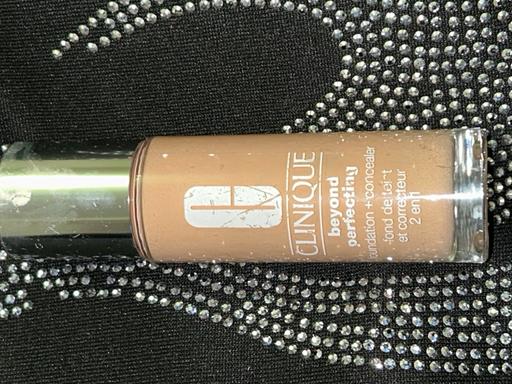 Buy & Sell Northville South Gloucestershire - Photos for CLINIQUE beyond perfecting foundation