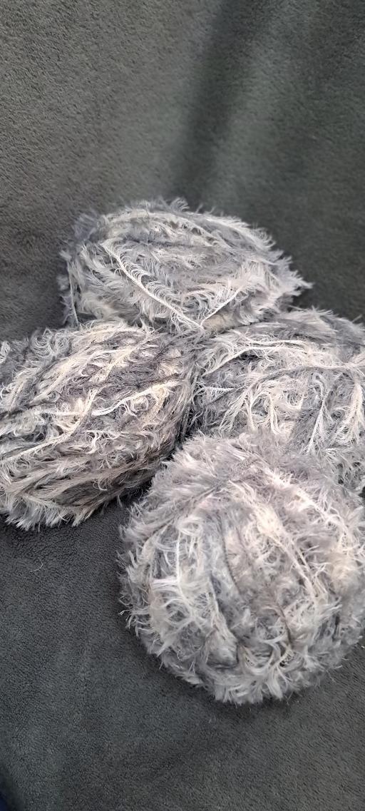 courses Sutton Coldfield Birmingham - Photos for Fluffy novelty Yarn x4