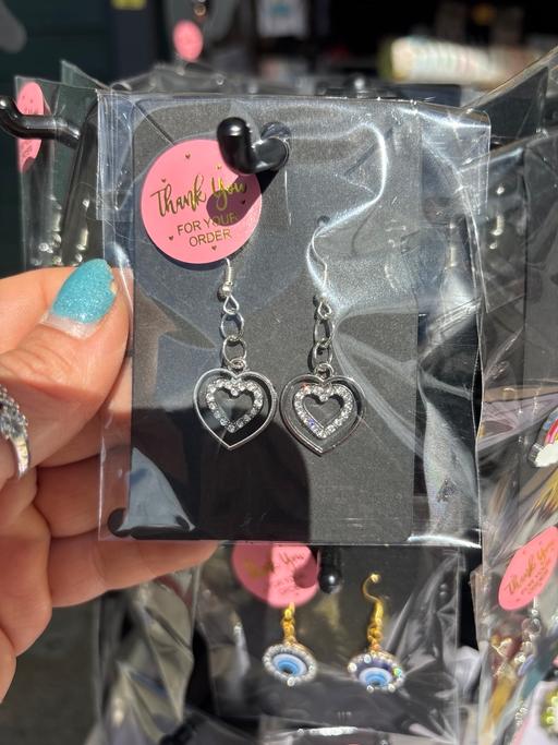 Buy & Sell Laindon Basildon - Photos for Rhinestone heart pendant dangle earrings