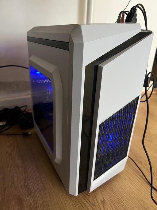 Buy & Sell Bermondsey South East London - Photos for Used Starter Gaming PC + Monitor