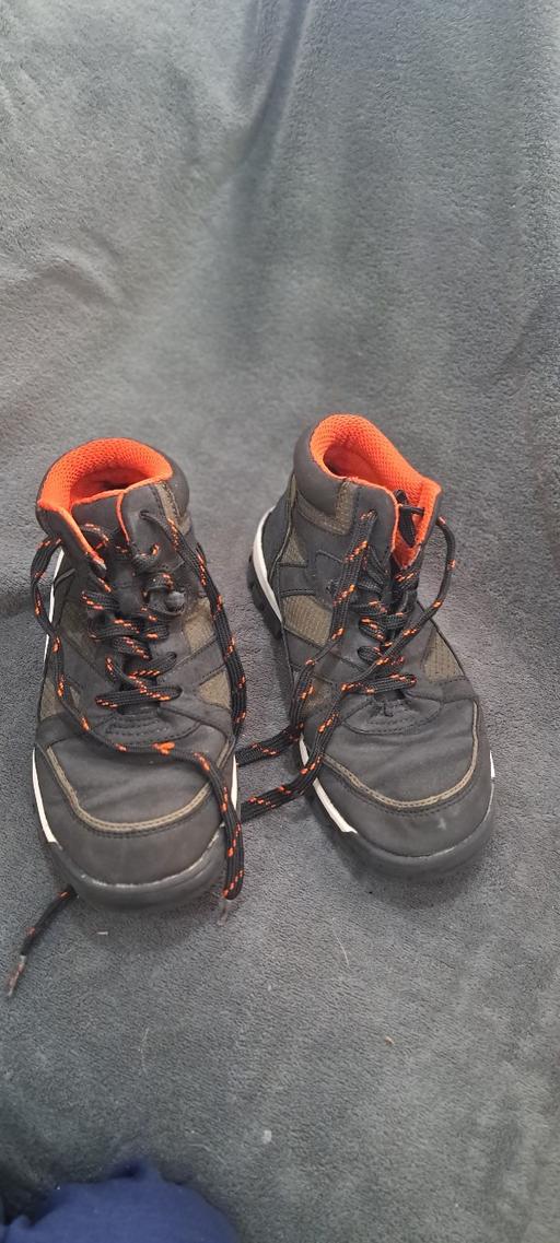 Buy & Sell Four Oaks Birmingham - Photos for Tu Trainers Kids Size 13