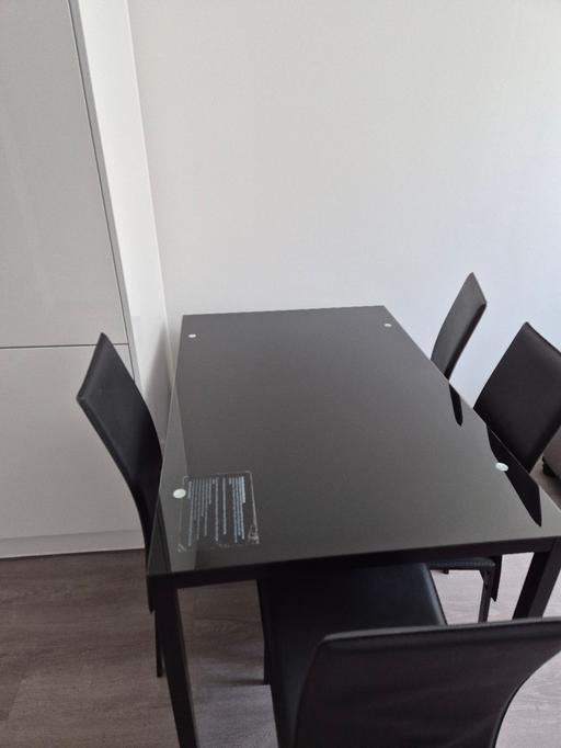 Buy & Sell Ramsgate Thanet - Photos for Black Glass Dining Table & 4 Chairs