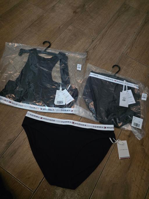Buy & Sell Pensnett Dudley - Photos for TOMMY HILFIGER BRALETTE & PANTS 2/3 XL. NEW
