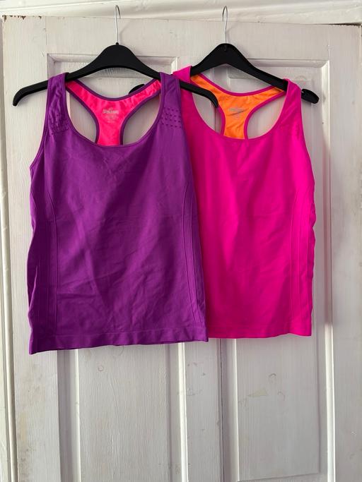 Buy & Sell Norbury South West London - Photos for 2 ladies sport tops