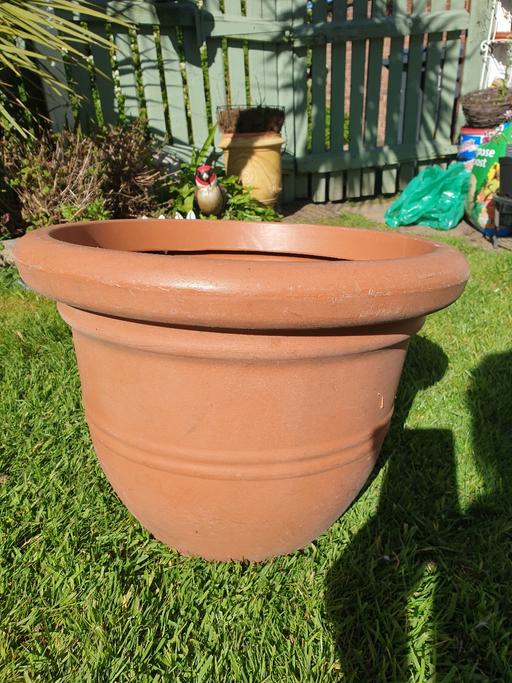 Buy & Sell Kings Norton Birmingham - Photos for Large plastic plant pot