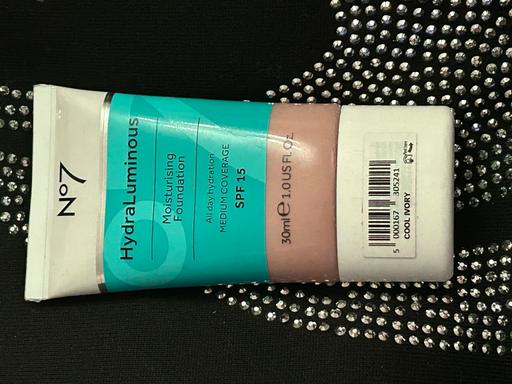 Buy & Sell Northville South Gloucestershire - Photos for Nº7 HydraLuminous Moisturising Foundation