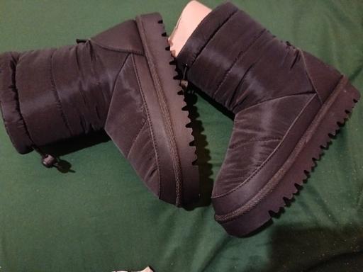 Buy & Sell Nunhead South East London - Photos for size 5 slipper boots black