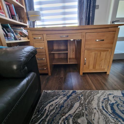 Buy & Sell Cumbernauld North Lanarkshire - Photos for Solid oak office desk