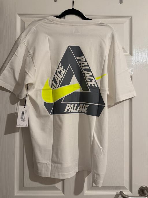 Buy & Sell Lambeth South East London - Photos for Nike x palace tri swish t shirt in L men’s