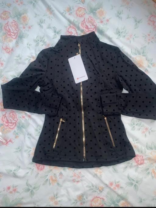 Buy & Sell Barbican Central London - Photos for Lululemon gold zip polka dot define jacket