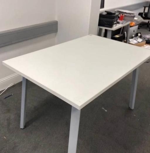 Buy & Sell Waddon South East London - Photos for Used White Computer Desk stick leg