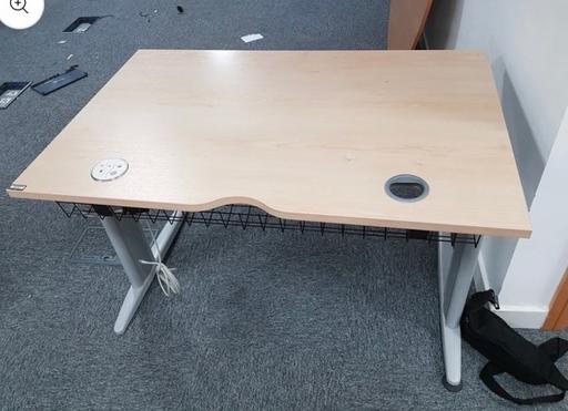 Buy & Sell Waddon South East London - Photos for Beige single computer desk