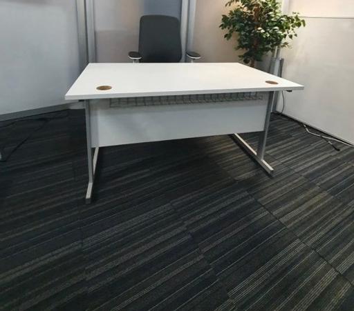 Buy & Sell Waddon South East London - Photos for White Computer Desk 160cm x 80cm