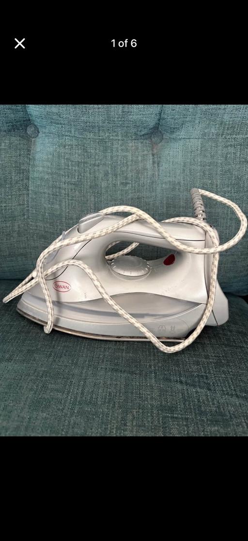 Buy & Sell Kidbrooke South East London - Photos for Swan steam iron modal no DWSI 3010 silver