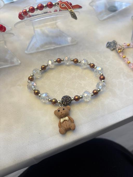 Buy & Sell Laindon Basildon - Photos for Teddy bear charm stretch beaded bracelet