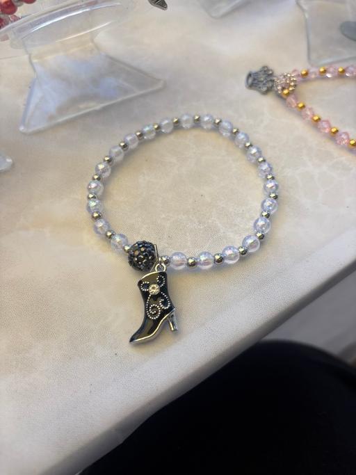 Buy & Sell Lee Chapel North Basildon - Photos for Cowboy Boot charm stretch beaded bracelet