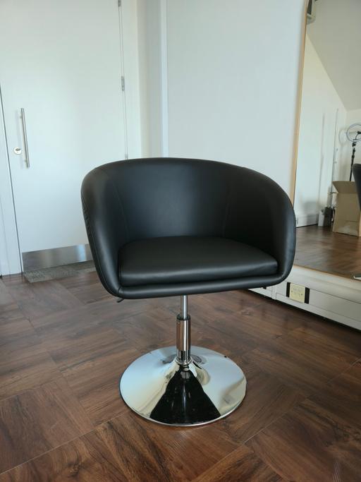 Buy & Sell Barbican Central London - Photos for Chair with Height Adjustable Chrome Ba