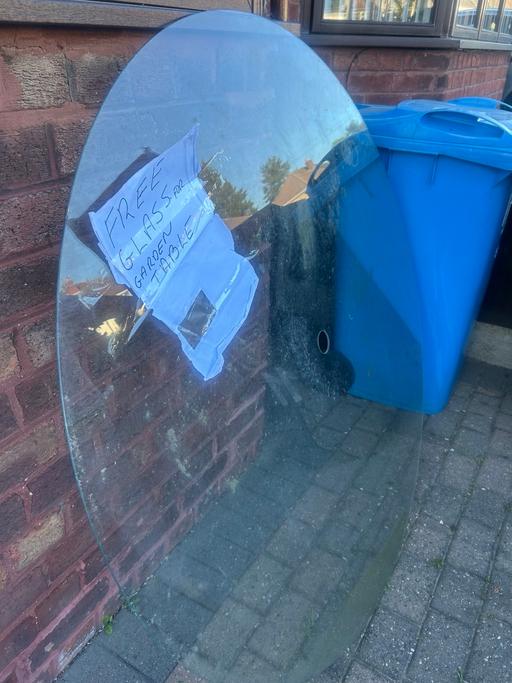 Buy & Sell Broadgreen Knowsley - Photos for Outdoor glass table top. FREE. New