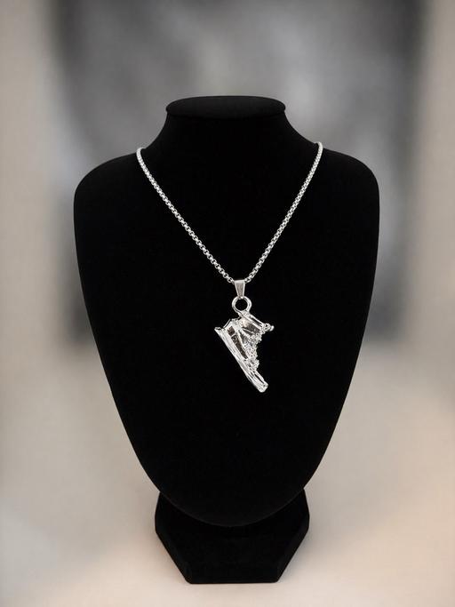 Buy & Sell Mortimer West Berkshire - Photos for Nike shoe pendant and chain