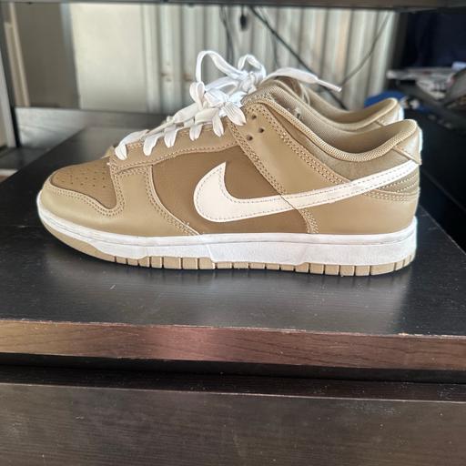 Buy & Sell Leamouth East London - Photos for Nike low khaki