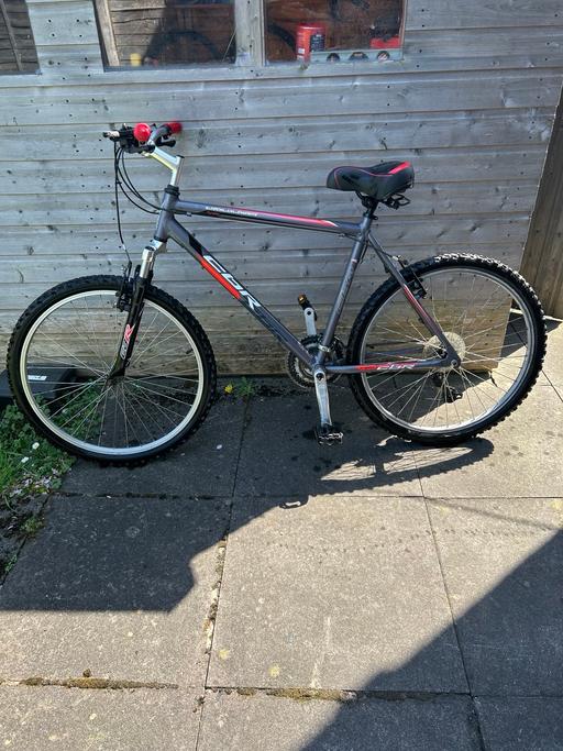 Buy & Sell Willenhall Walsall - Photos for Adult mountain bike ( CBR )