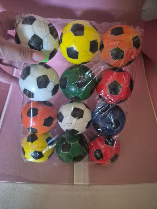 Buy & Sell Crumpsall Manchester - Photos for new 12pk Sponge Football Squish Balls