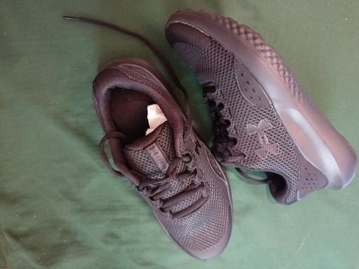 Buy & Sell Peckham South East London - Photos for la surge under armour size 5 trainers new